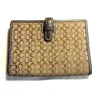 Coach Passport case in Signature “C”